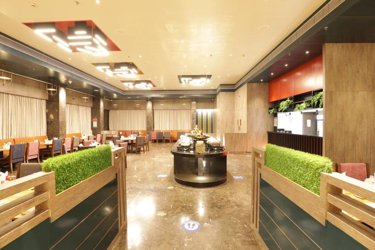 Tara Suns Hotel Vadodara Exterior foto